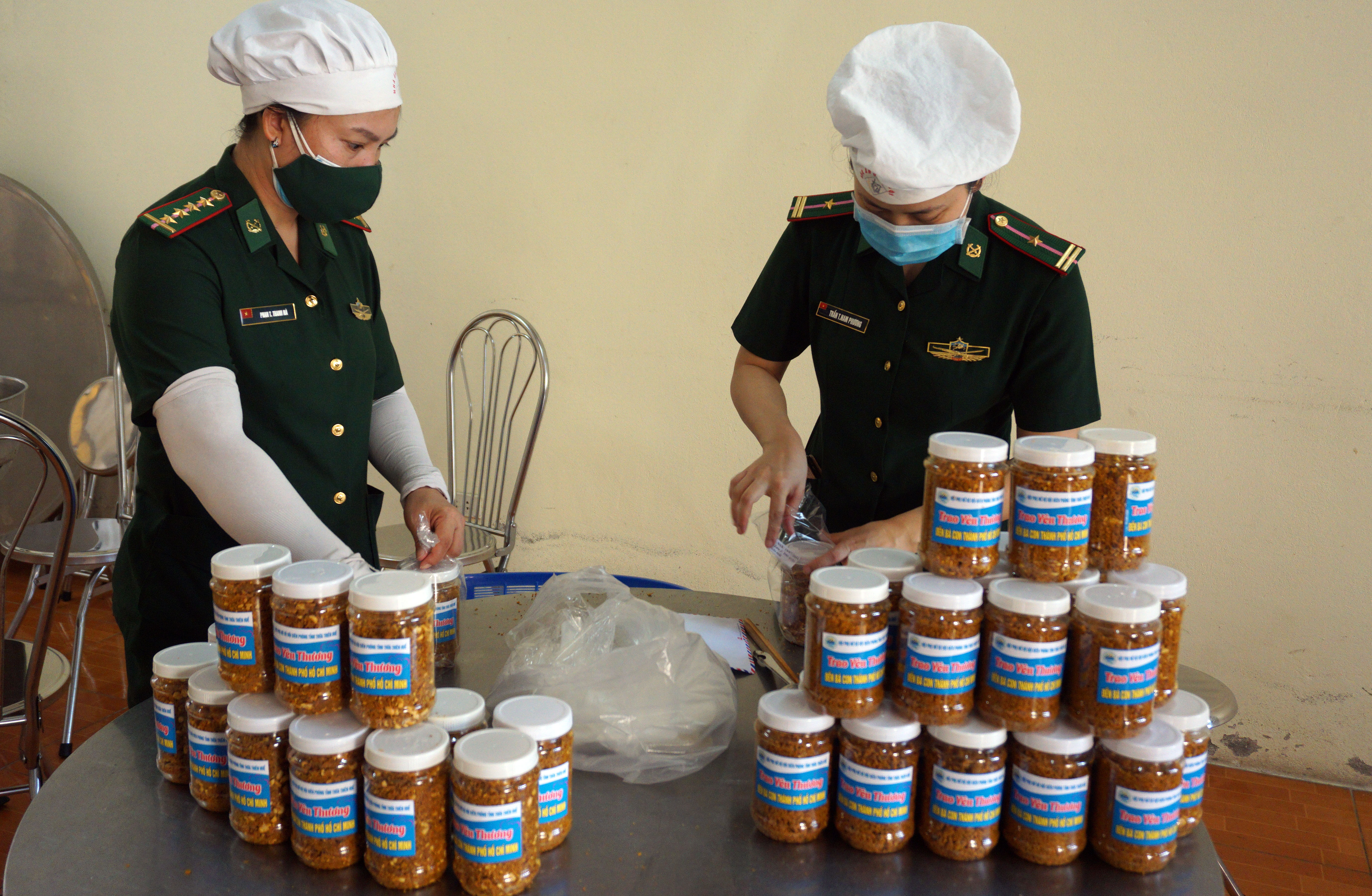 Gửi ân tình đến người dân vùng tâm dịch